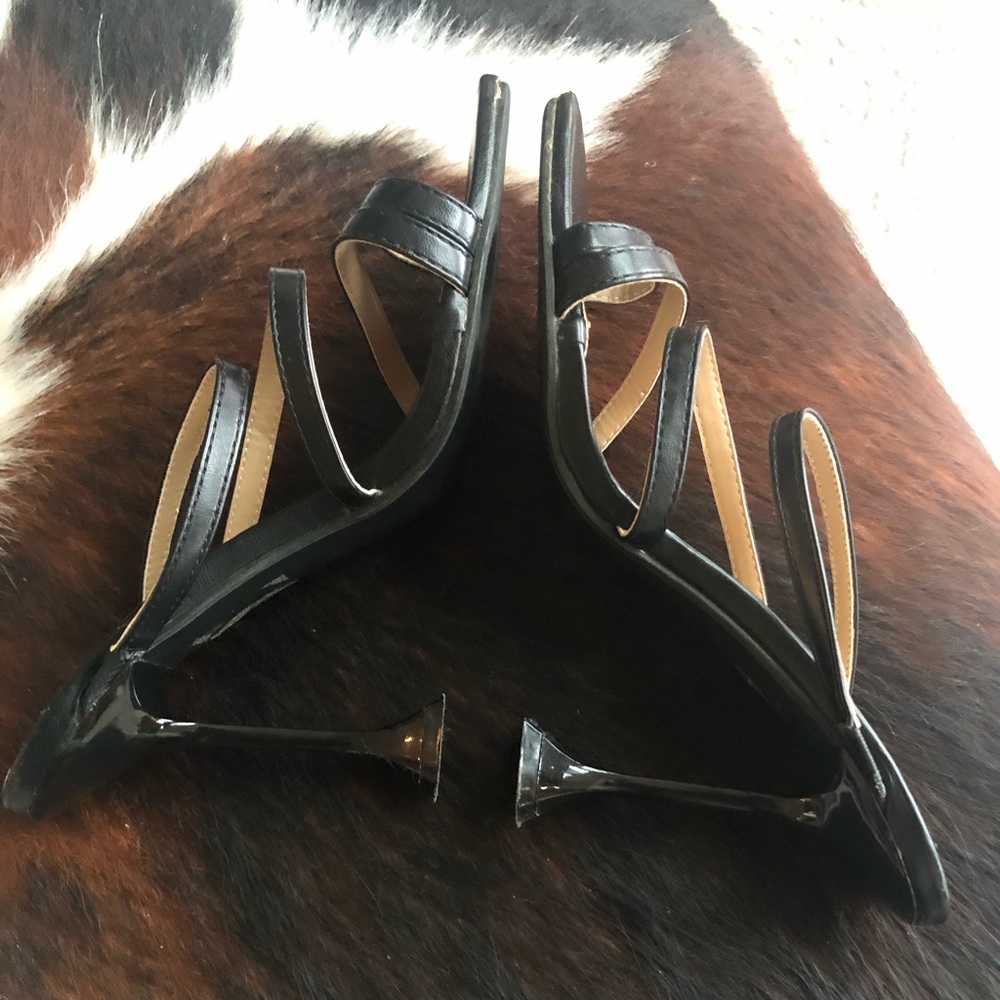 Chic Black Strappy Sandal with unique Hourglass heels Sz 8